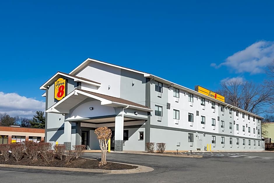 Super 8 by Wyndham Charlottesville