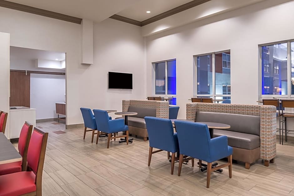 Holiday Inn Express Mystic By IHG