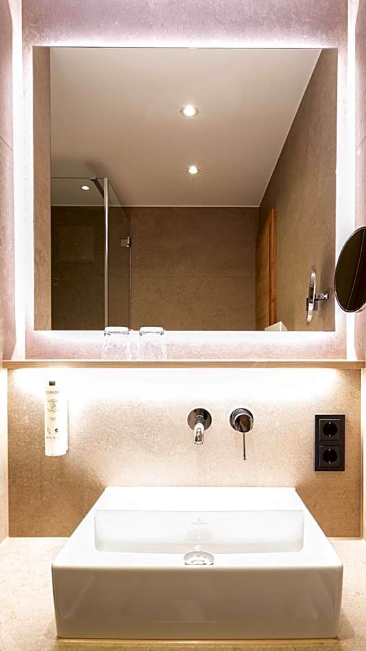 Sopherl am See - Frühstück auf der Seeterrasse, sehr ruhig und wunderschön am See, 3 Minuten nach Oberpfaffenhofen, viele Radtouren, Restaurants & Cafes in der Umgebung