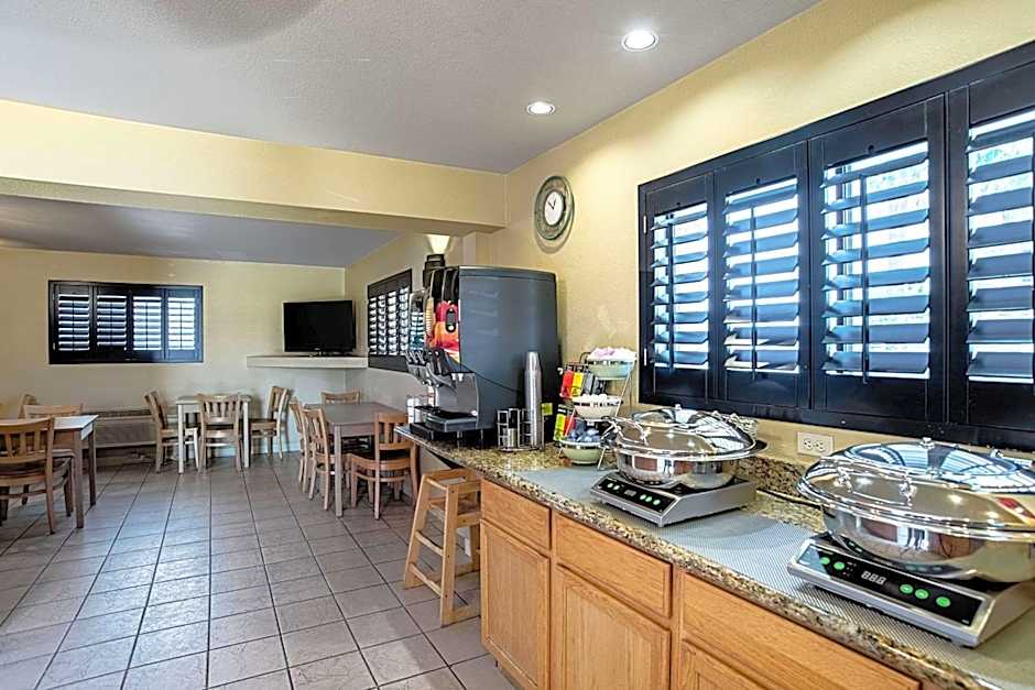 Quality Inn & Suites Phoenix NW - Sun City
