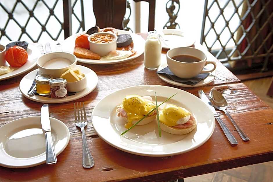 The Boathouse Inn & Riverside Rooms