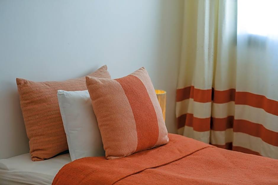 Hanah Apartments
