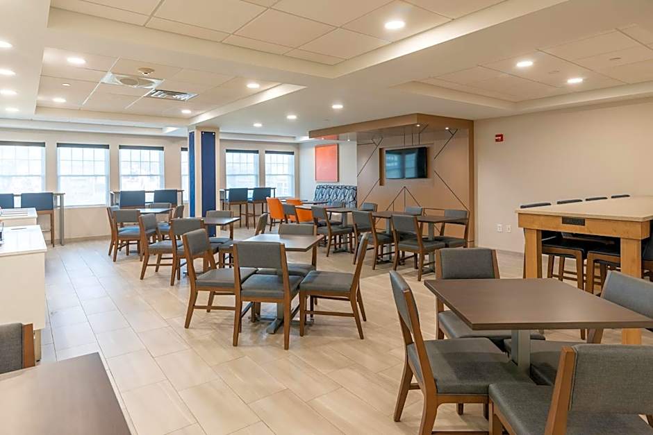 Holiday Inn Express Hotel & Suites Hampton South-Seabrook By IHG
