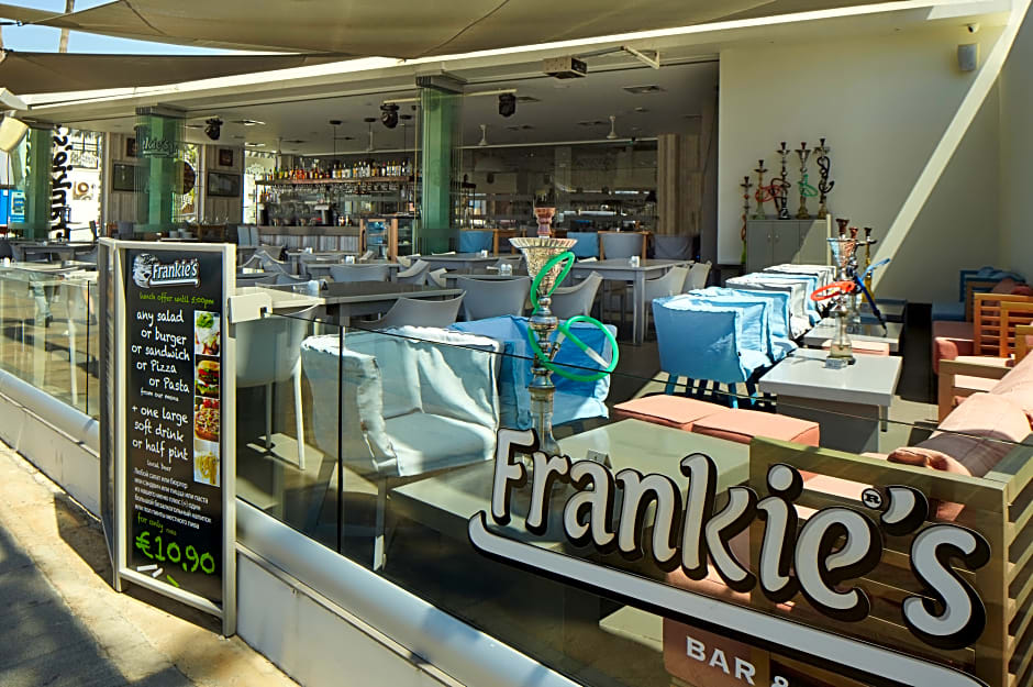 Melpo Antia Luxury Apartments & Suites