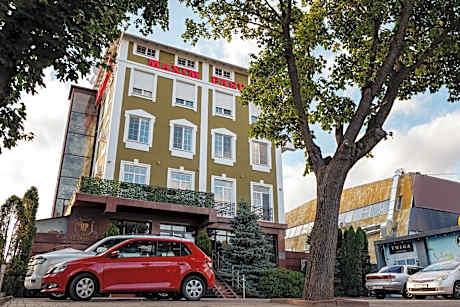 Maxim Pasha Hotel
