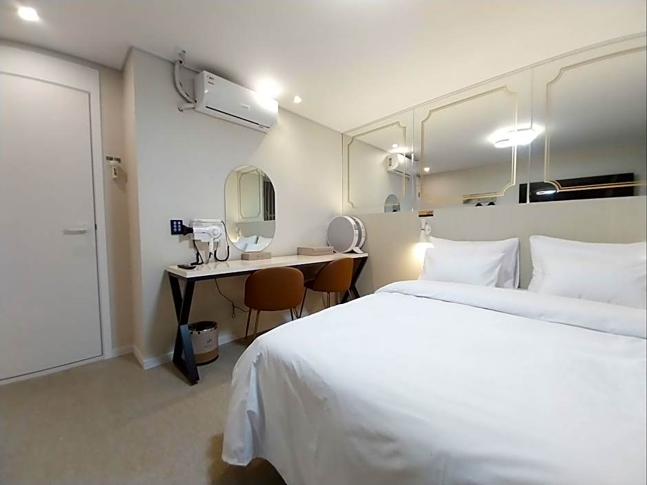 Incheon Unseodong DK Airport Hotel