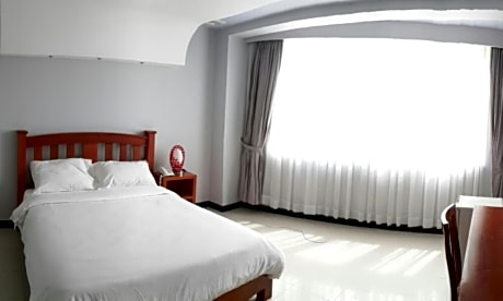 King Room with Air-Conditioning