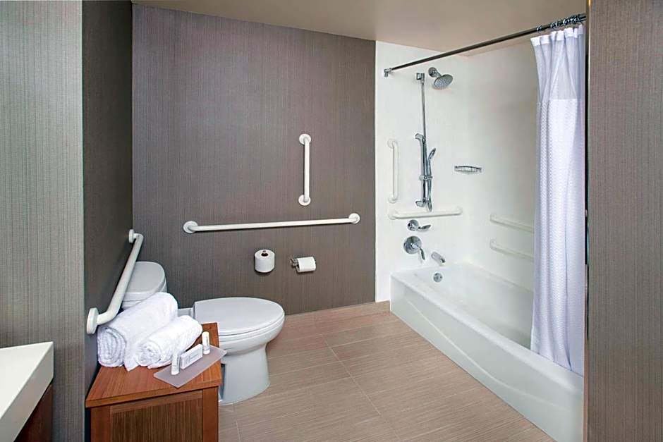 Courtyard by Marriott Redwood City