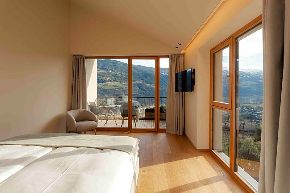 Photo 1 of 5 of Junior Suite, Mountain View