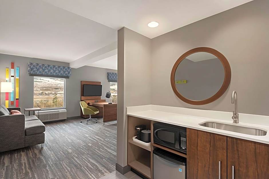 Hampton Inn & Suites Kelowna, British Columbia, Canada