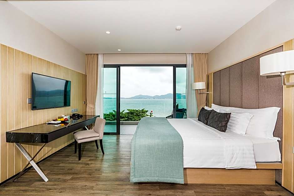 Photo 1 of 5 of Premier, Sea View