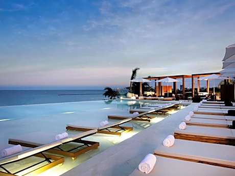 SLS Cancun Hotel & Spa