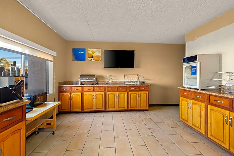 Comfort Inn & Suites near Kino Sports Complex