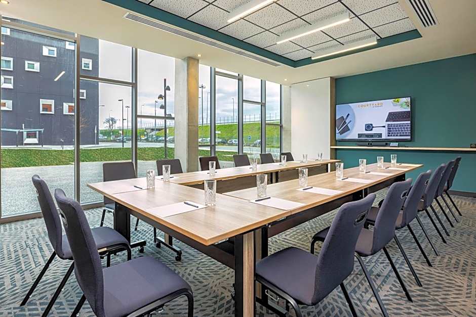 Courtyard by Marriott Paris Charles de Gaulle Central Airport