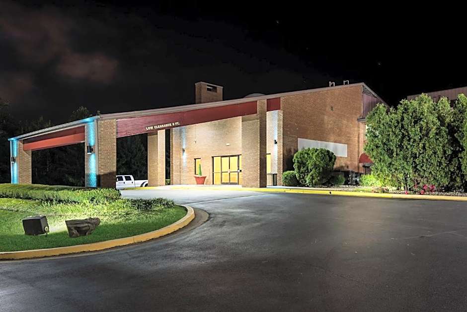 Red Roof Inn & Suites Lexington - Hamburg