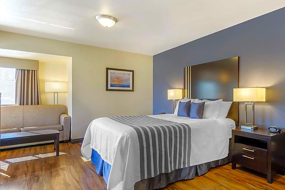 Best Western Plus Edmonds Harbor Inn