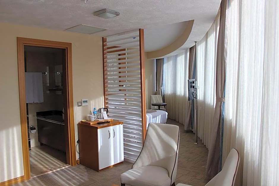 Yol İş Holiday Adana Otel