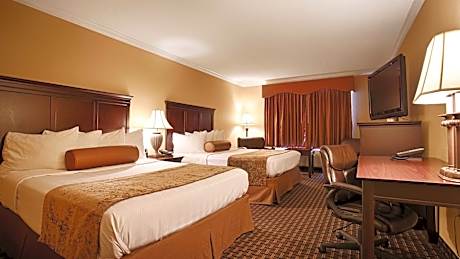 King Suite with Two King Beds and Sofa Bed - Non-Smoking