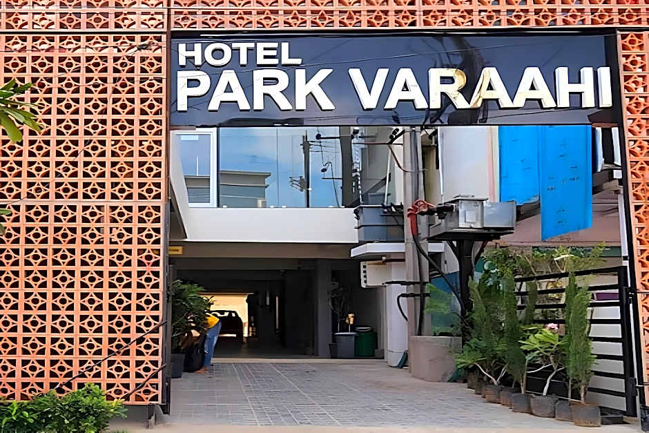 HOTEL PARK VARAAHI