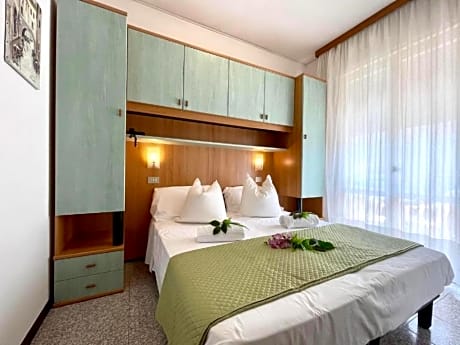 Single Room with Beach Access