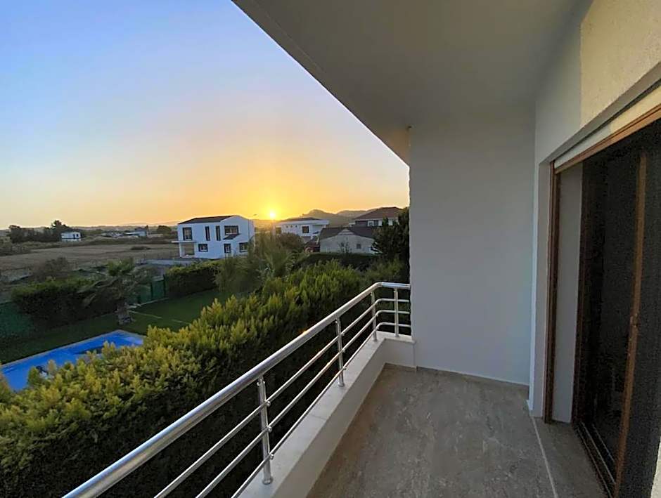 Comfortable villa with garden in “Urla İskele”