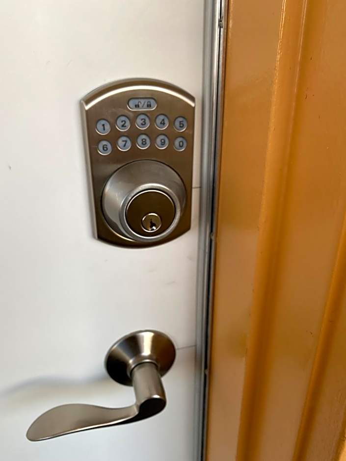 Direct oceanfront, separate bedroom condo, 9th floor, unbelievable views!