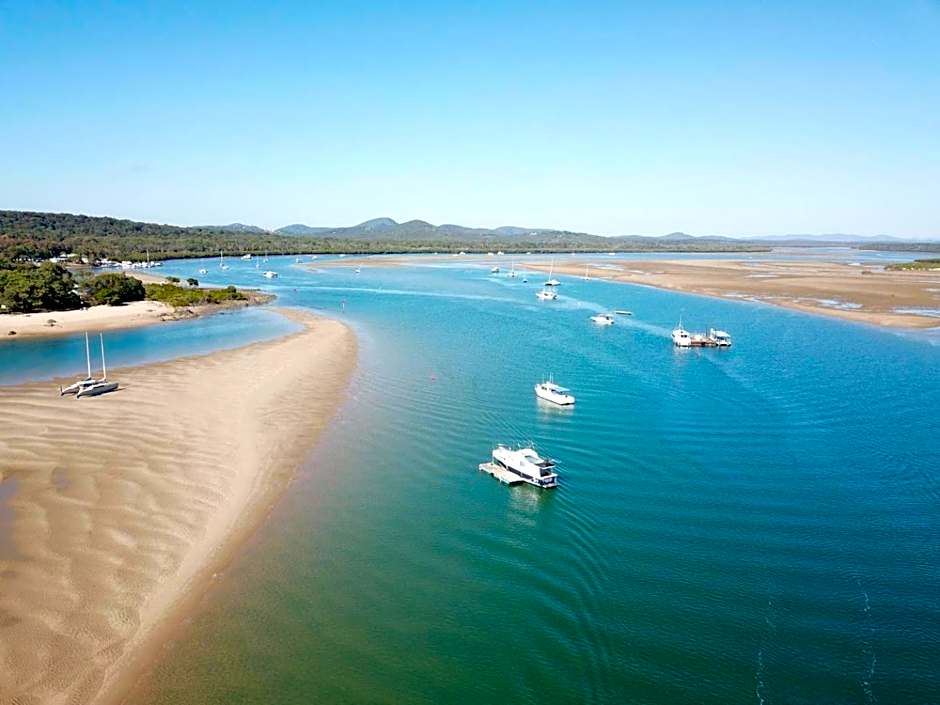 Agnes Water Stays over18's