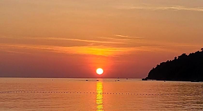 Charming Lipe Beach Resort