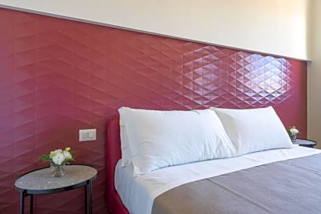 Deluxe Double Room with Balcony and Sea View