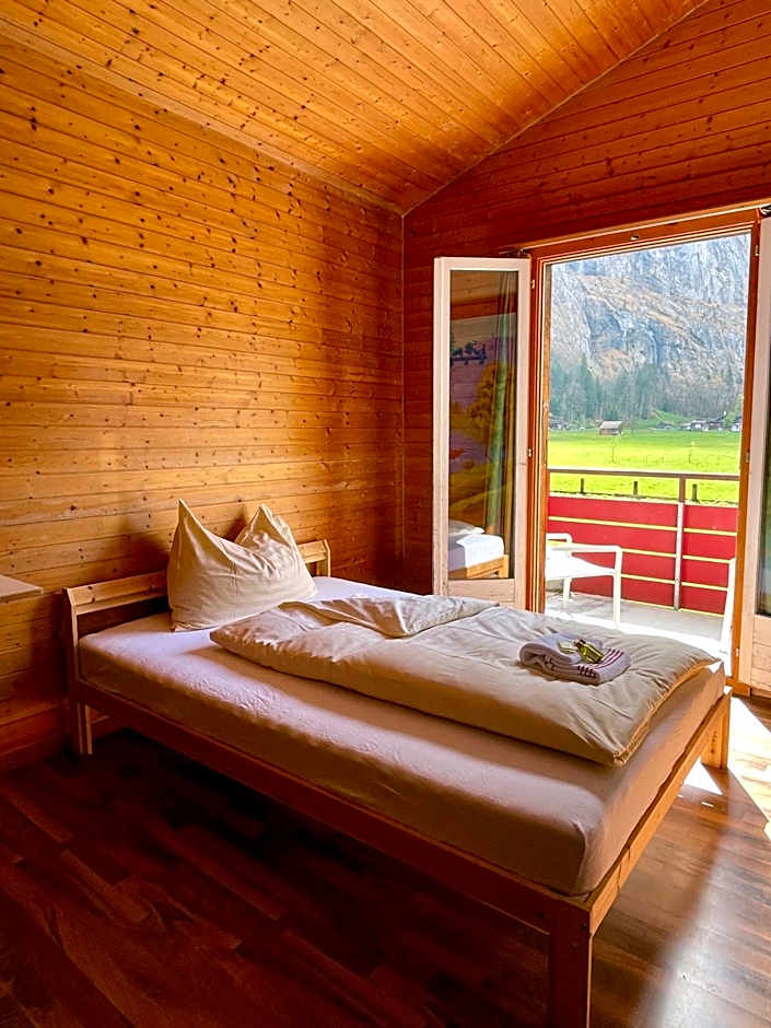 Alpine Base Hostel - Adults only