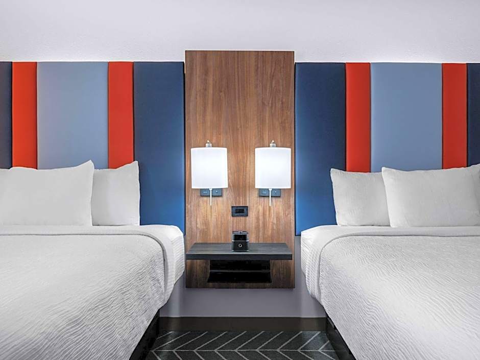 La Quinta by Wyndham Chelsea Birmingham