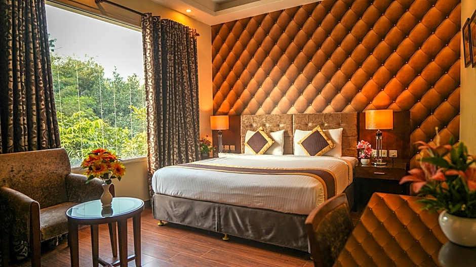 Alpina Hotels & Suites