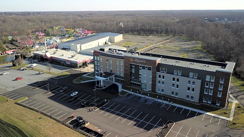 La Quinta Inn & Suites by Wyndham Mount Laurel Moorestown