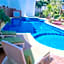 Hotel y Suites Los Encantos