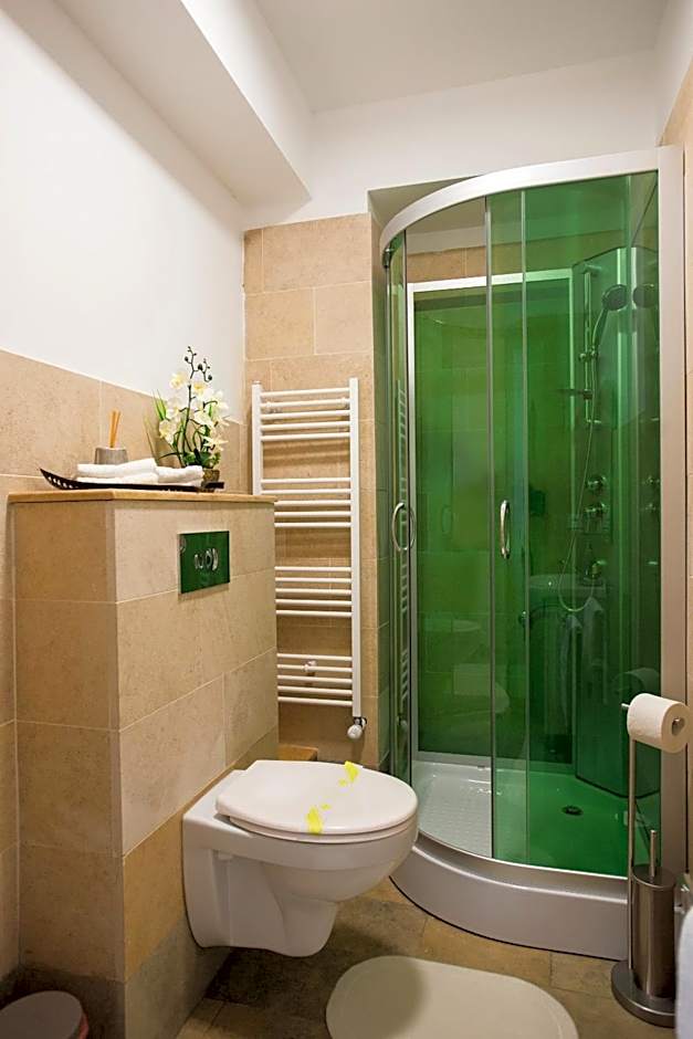 Lira Holiday Apartments