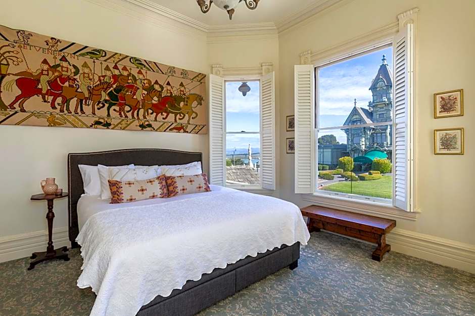 Pinc Lady Mansion