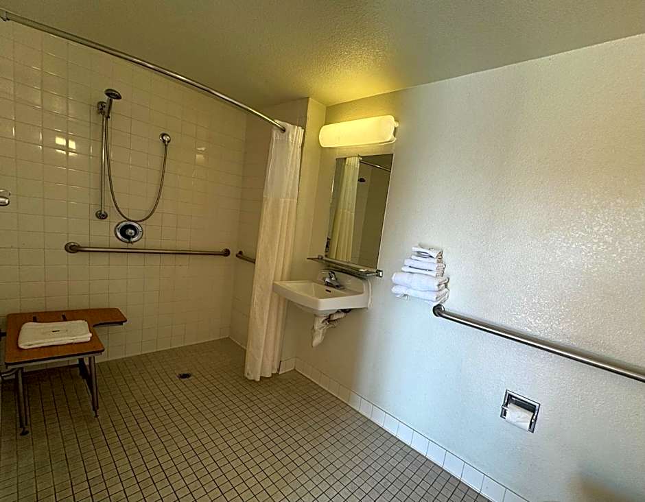 Studio 6 Bellflower CA Los Angeles