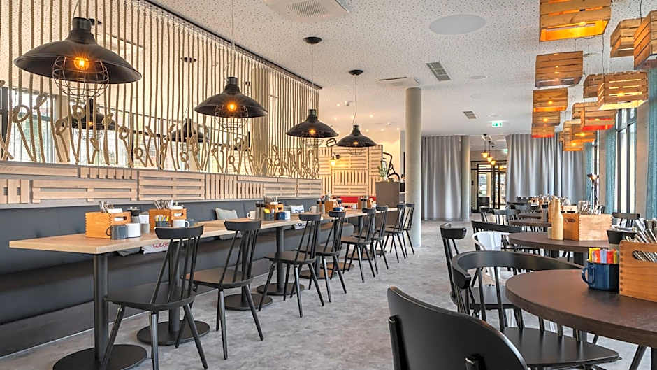 Holiday Inn - the niu, Keg Hamburg Ost by IHG