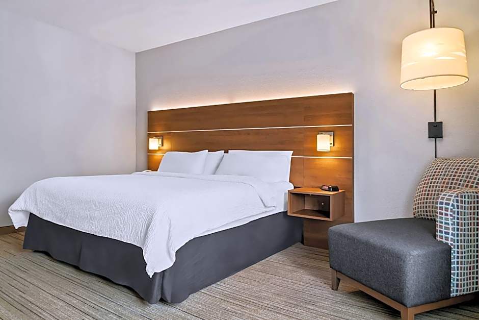 Holiday Inn Express Hotel & Suites Marion By IHG