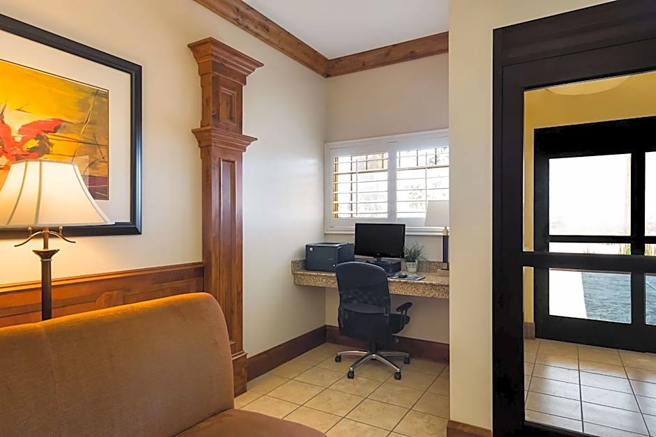 Best Western Plus Landmark Hotel