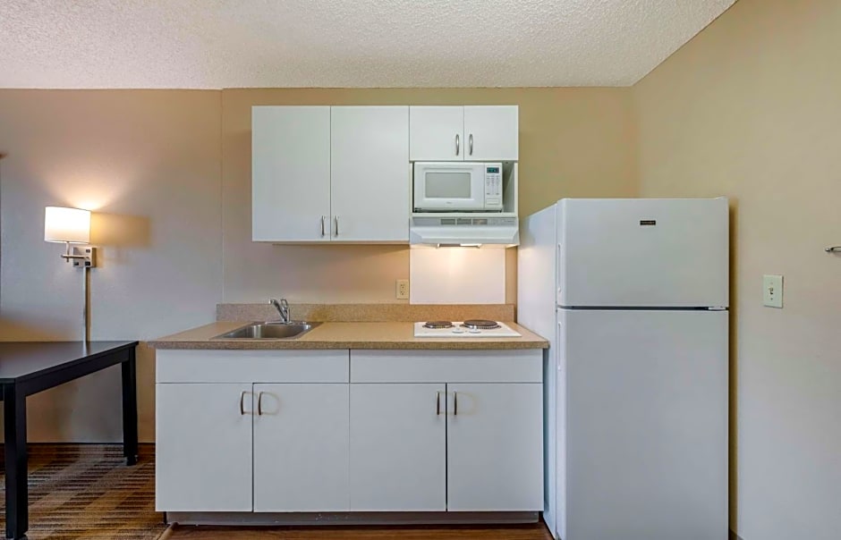 Extended Stay America Suites - Orange County - Katella Ave.