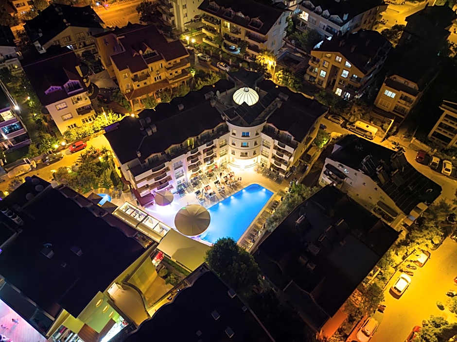 Club Karakas Apart Otel
