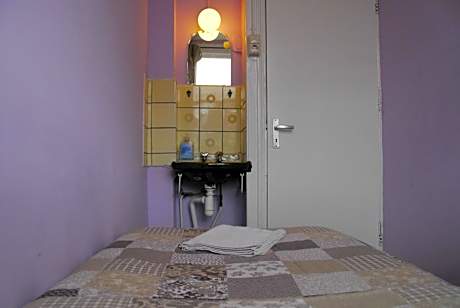 Single Room with Shared Bathroom