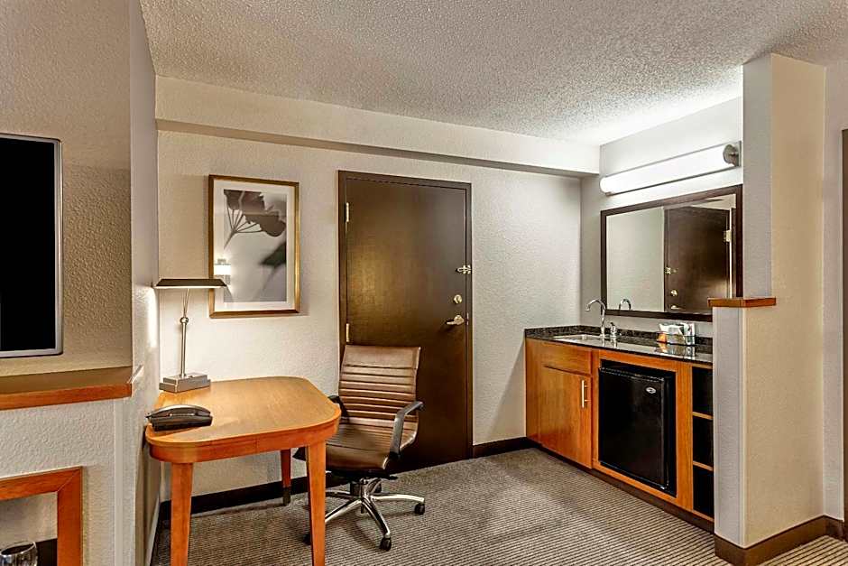 Hyatt Place Overland Park Convention Center