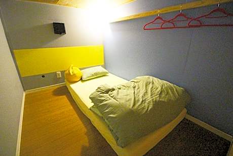 Single Room A - Non-Smoking