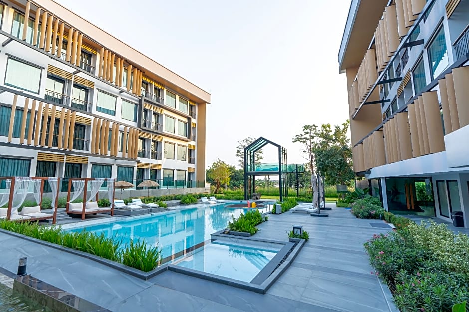 Crystal Srivaree Suvarnabhumi Hotel