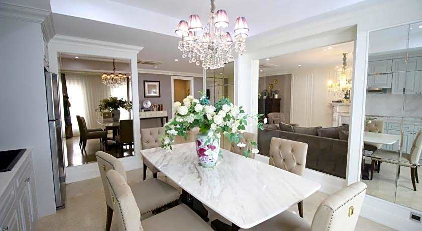 Sasha House – Bangkok, NY