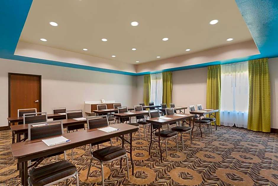 Holiday Inn Express Tomball By IHG