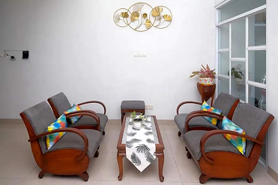 RedDoorz near Klaten Train Station