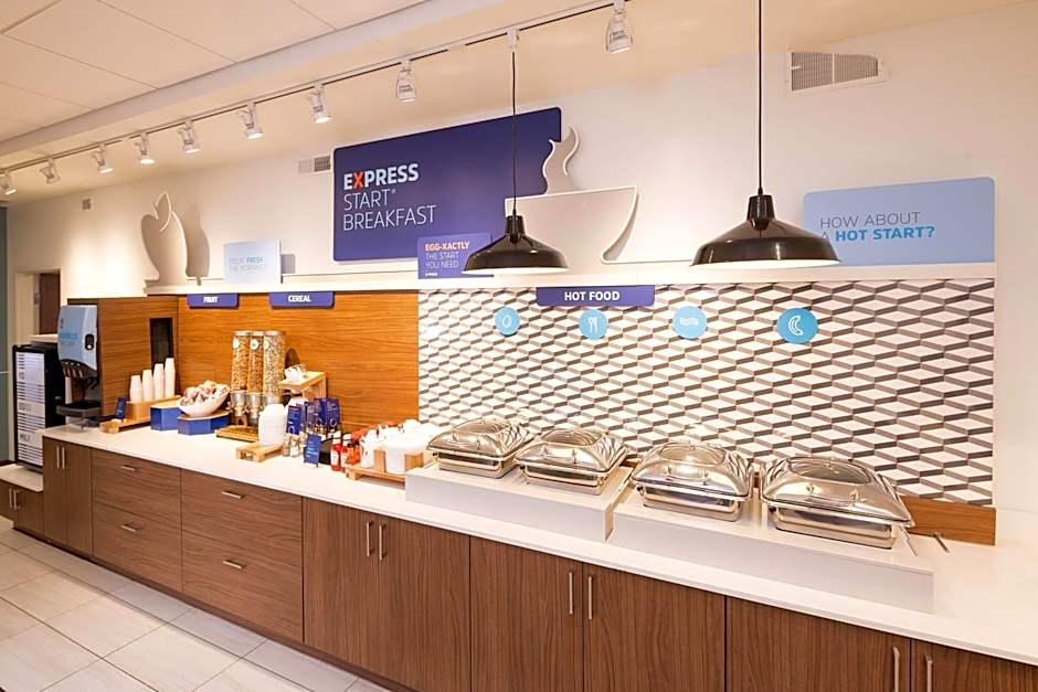 Holiday Inn Express & Suites Alpena - Downtown By IHG